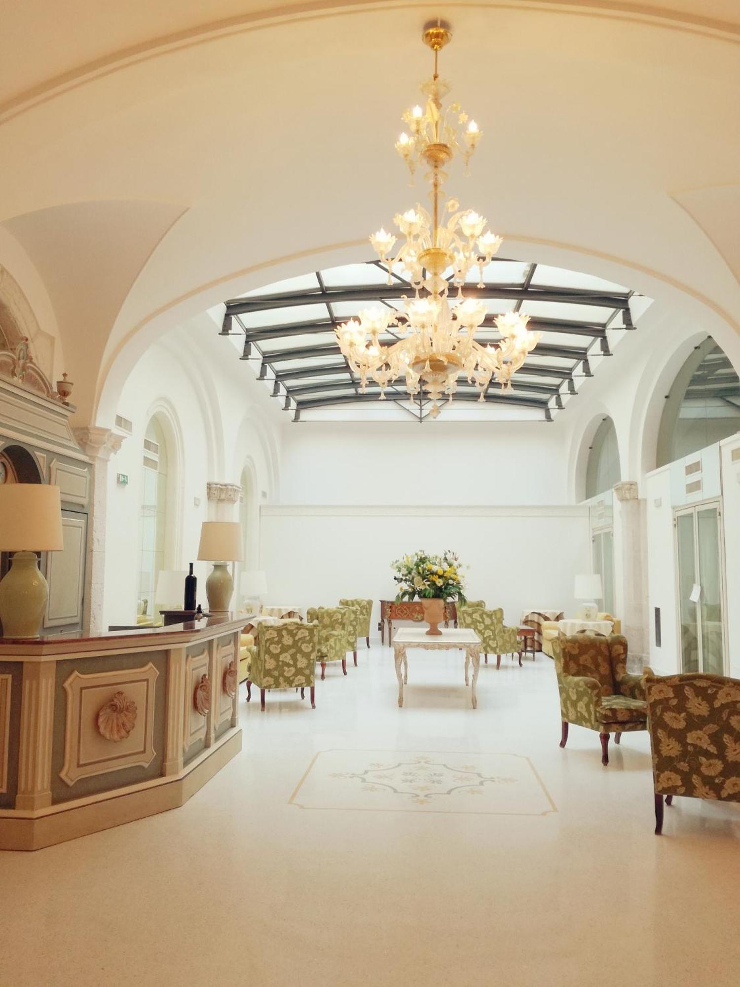 Grande Albergo Internazionale Brindisi Dış mekan fotoğraf